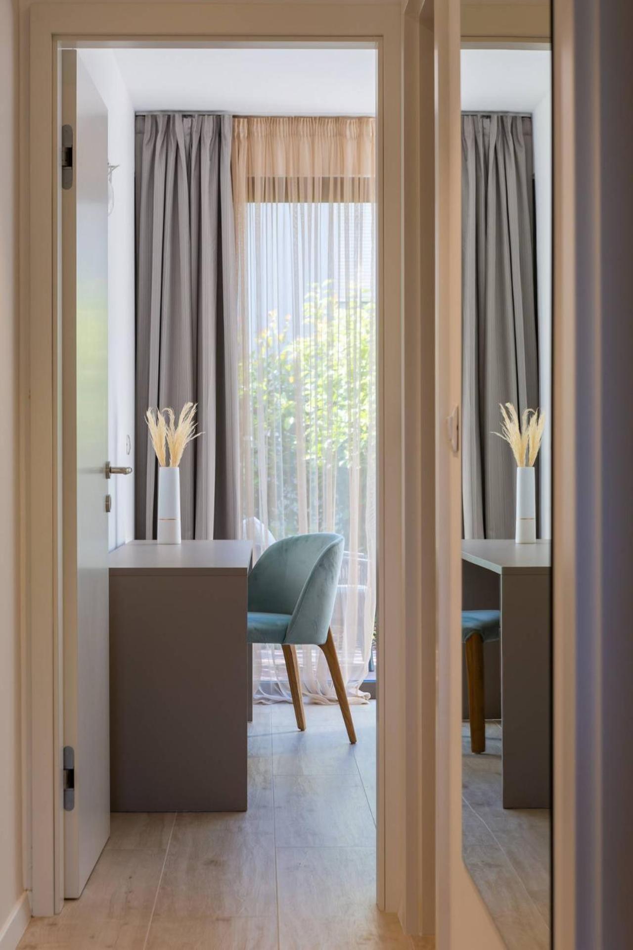 Dedaj Resort - Villa Tina Zadar Ruang foto